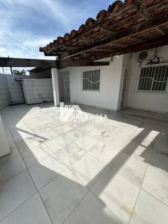VENDE-SE CASA NO BAIRRO ARUANA