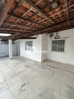VENDE-SE CASA NO BAIRRO ARUANA