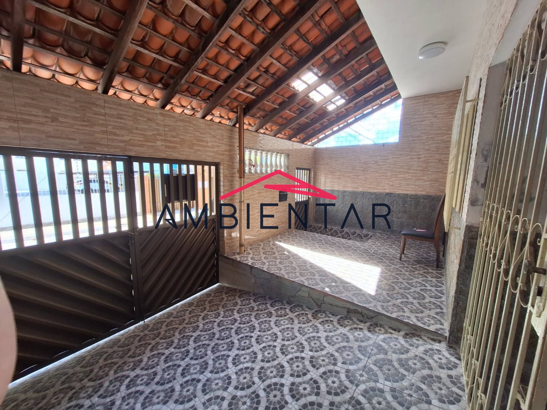 Casa de 3 Andares no Luzia