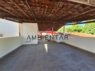 Casa de 3 Andares no Luzia