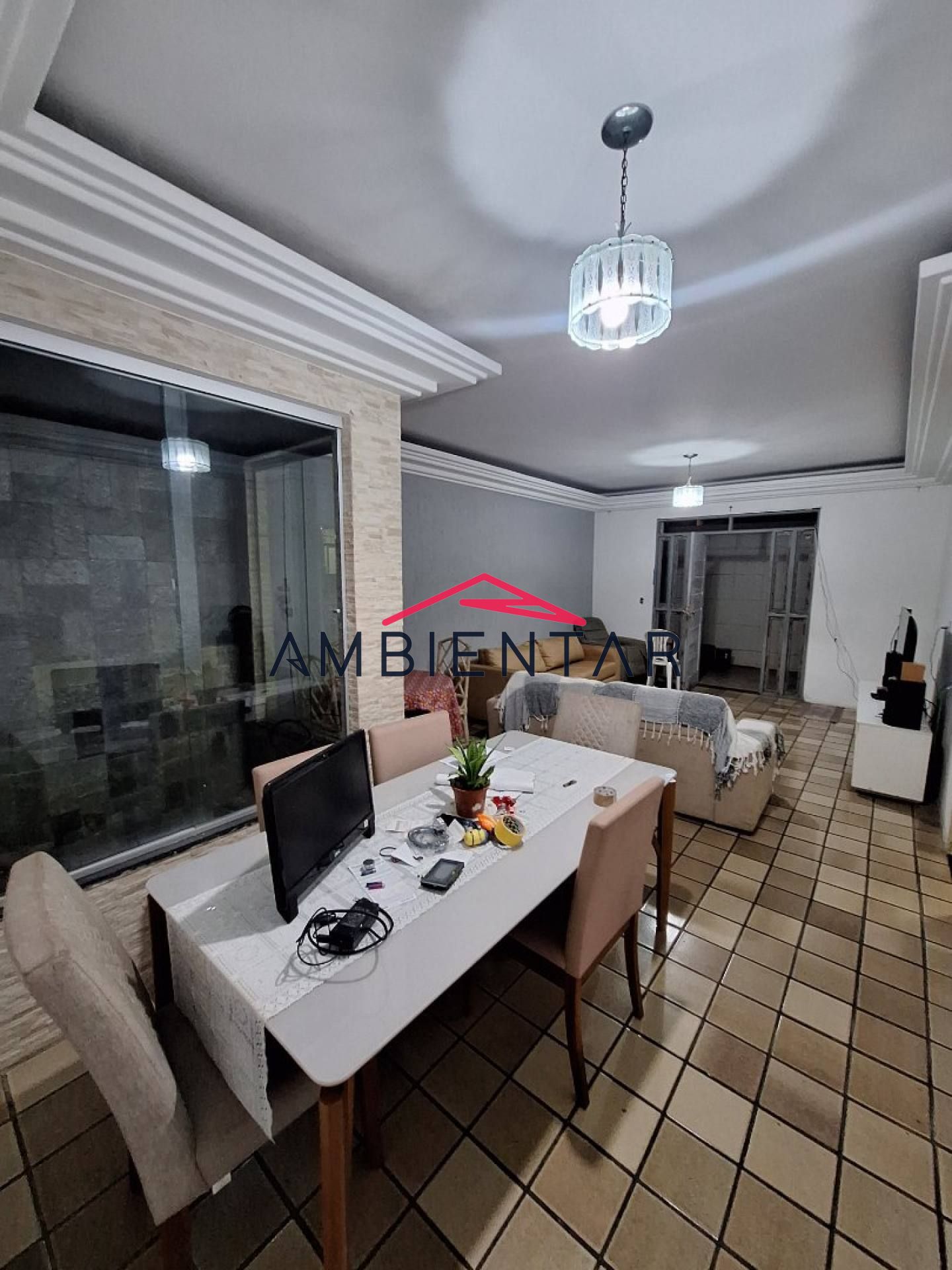 Casa Para Vender com 3 quartos 2 suítes no bairro Luzia em Aracaju