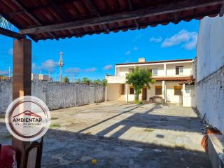 Casa em Área Ampla - Atalaia