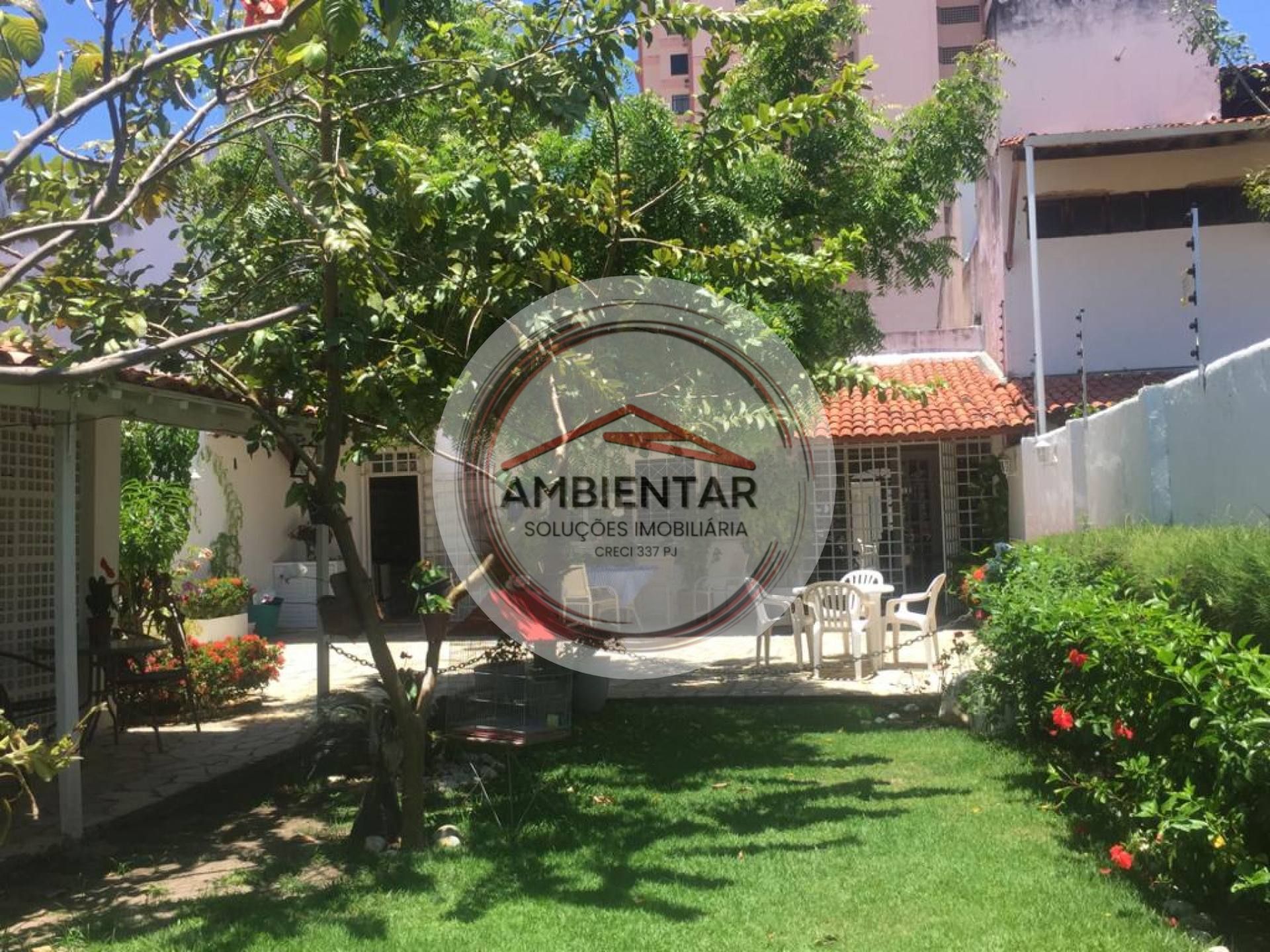 Casa Para Vender com 3 quartos 1 suítes no bairro 13 de Julho em Aracaju