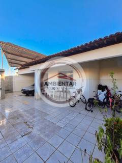 Casa Para Vender com 4 quartos 3 suítes no bairro Farolândia em Aracaju