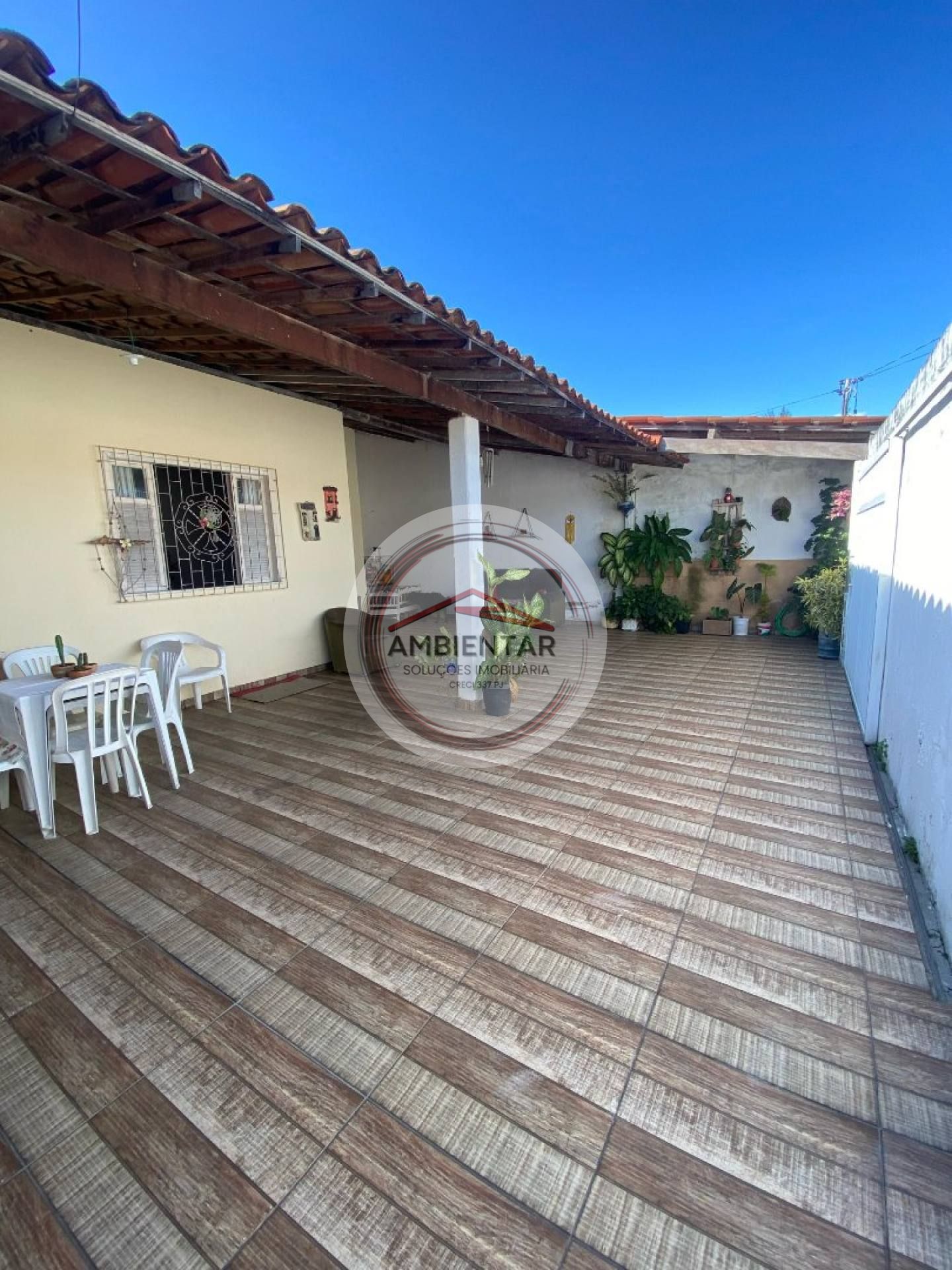 Casa  Para Vender com 04 quartos 01 suíte no bairro Aruana em Aracaju