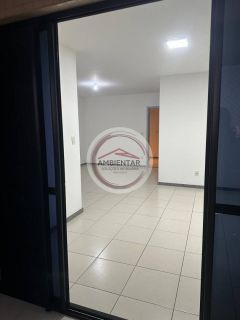 Apartamento amplo e bem localizado