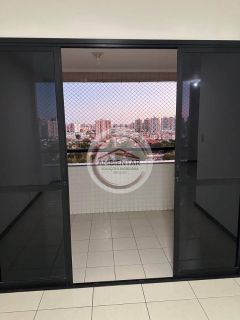 Apartamento amplo e bem localizado