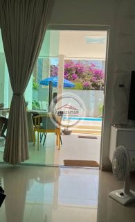 Linda casa em Condomínio no bairro Robalo