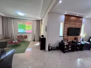 EXCELENTE CASA DE CONDOMÍNIO NA ARUANA