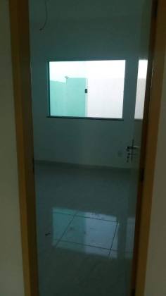 Casa 2/4 no Jabotiana