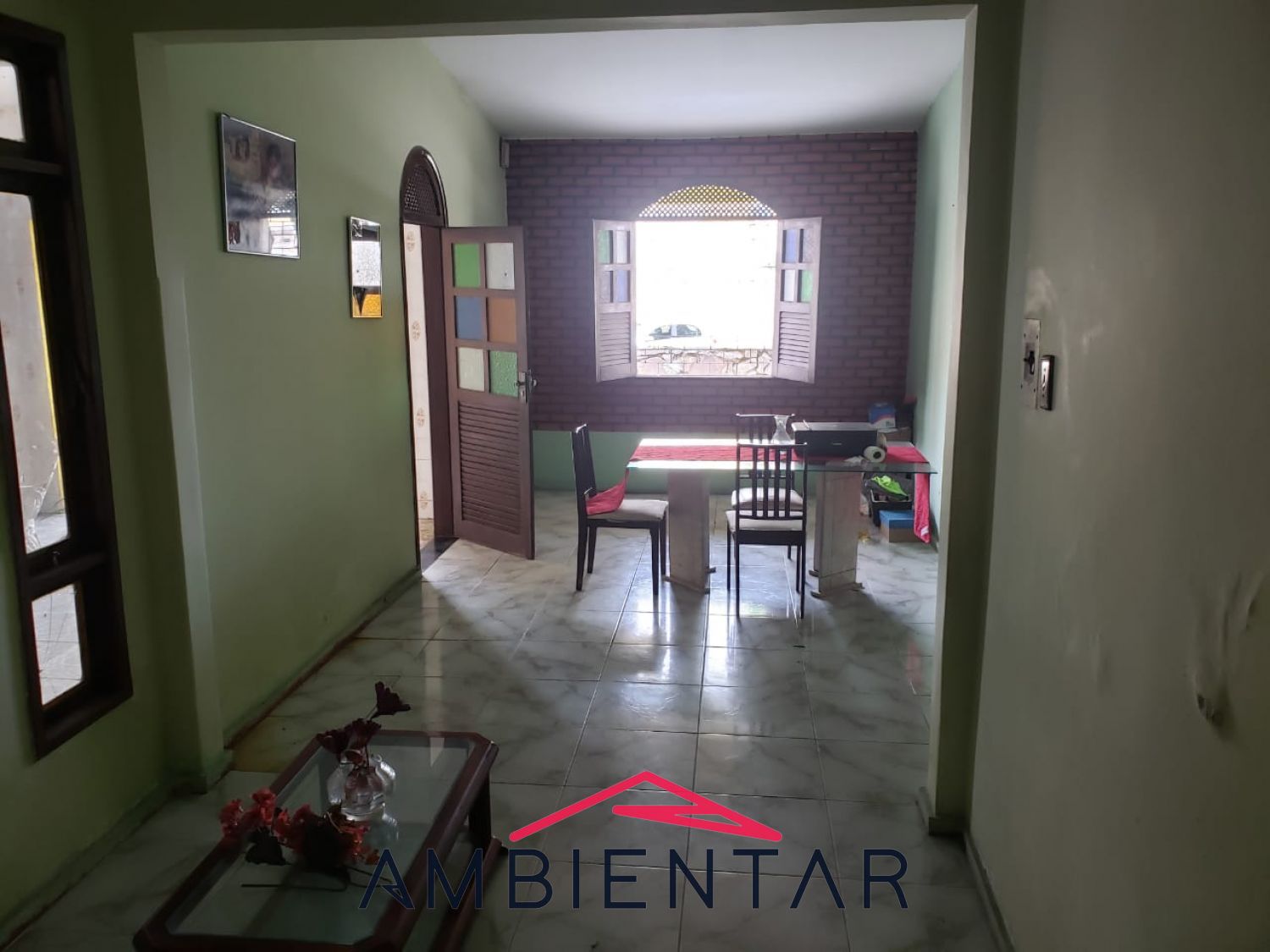 Casa Para Vender com 4 quartos 1 suíte no bairro Luzia em Aracaju