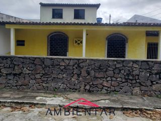 Casa Para Vender com 4 quartos 1 suíte no bairro Luzia em Aracaju