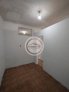 Otima casa de andar grande no Centro