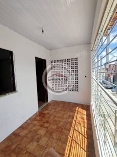 Otima casa de andar grande no Centro
