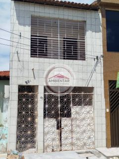 Otima casa de andar grande no Centro