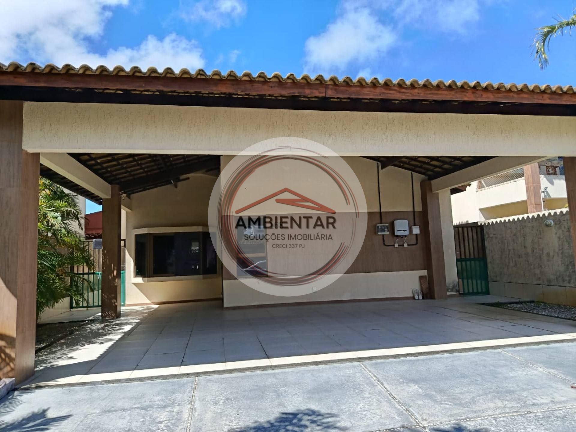 Linda casa em condominio fechado na Aruana