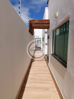 Linda casa na Aruana (rua publica)