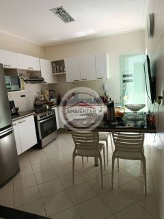 Linda casa na Aruana (rua publica)