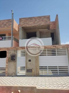 Residencial de 2 andares com 4 casas na Coroa do meio