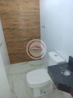 Residencial de 2 andares com 4 casas na Coroa do meio