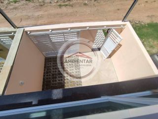 Residencial de 2 andares com 4 casas na Coroa do meio