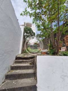 CASA À VENDA NO CENTRO, ÓTIMA LOCALIZAÇÃO