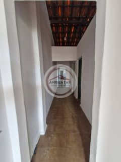 CASA À VENDA NO CENTRO, ÓTIMA LOCALIZAÇÃO