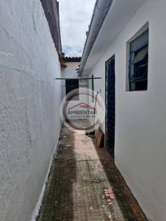 CASA À VENDA NO CENTRO, ÓTIMA LOCALIZAÇÃO