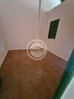 CASA À VENDA NO CENTRO, ÓTIMA LOCALIZAÇÃO