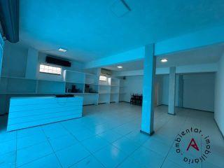 Alugo imóvel Comercial com três salas