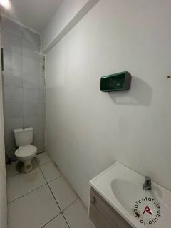 Alugo imóvel Comercial com três salas