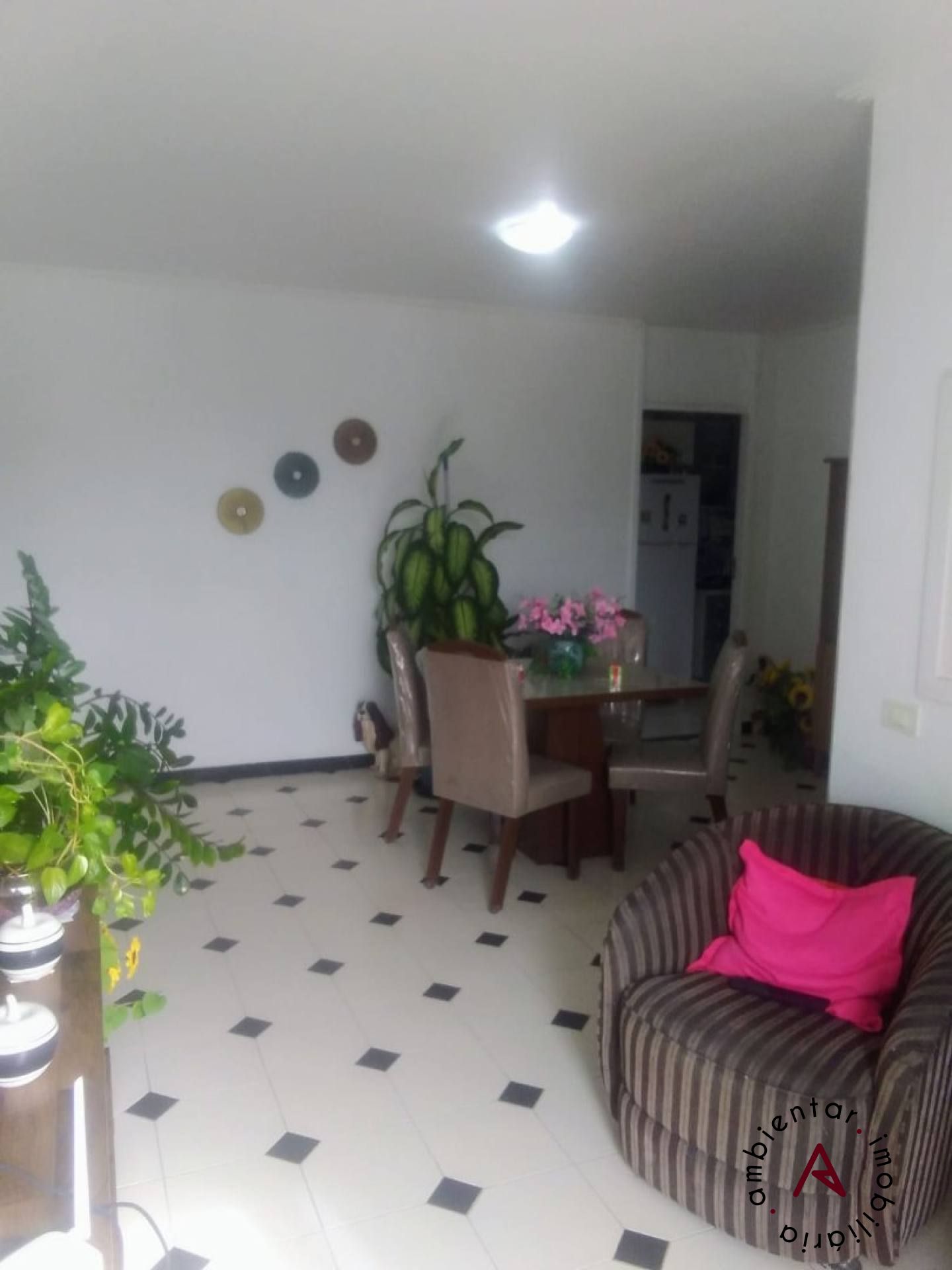 Vendo Apt enfrente ao Assaí na  AV. Adélia franco