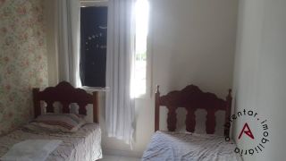 Apartamento reformado no Cond. Praias do Forte/ Farolândia
