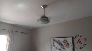 Apartamento reformado no Cond. Praias do Forte/ Farolândia