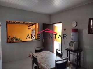 Casa Para Vender com 3 quartos no bairro Santa Lúcia em Aracaju