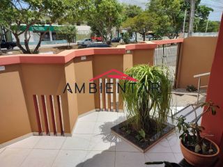 Casa Para Vender com 3 quartos no bairro Santa Lúcia em Aracaju