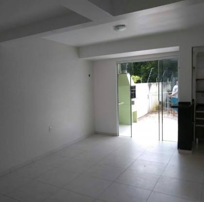 Casa estilo sobrado com 2 dormitórios suítes, no bairro Espírito Santo.