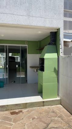 Casa estilo sobrado com 2 dormitórios suítes, no bairro Espírito Santo.