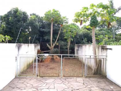 Casa estilo sobrado com 2 dormitórios suítes, no bairro Espírito Santo.
