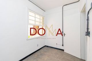 Vende apartamento com 46m², 2 dormitórios, 1 vaga, no Bairro Bom fim, Porto Alegre.
