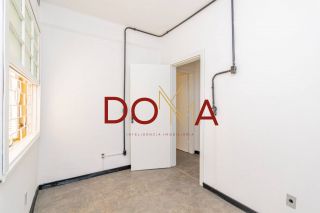 Vende apartamento com 46m², 2 dormitórios, 1 vaga, no Bairro Bom fim, Porto Alegre.