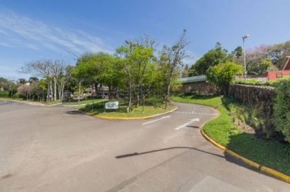 Venda casa em condomínio com 609m², 6 dormitórios, 4 vagas, Bairro Cavalhada, Porto Alegre.