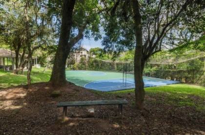Venda casa em condomínio com 609m², 6 dormitórios, 4 vagas, Bairro Cavalhada, Porto Alegre.