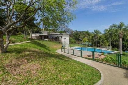 Venda casa em condomínio com 609m², 6 dormitórios, 4 vagas, Bairro Cavalhada, Porto Alegre.