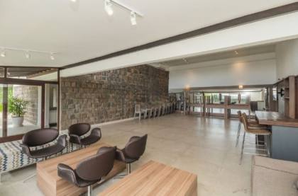Venda casa em condomínio com 609m², 6 dormitórios, 4 vagas, Bairro Cavalhada, Porto Alegre.