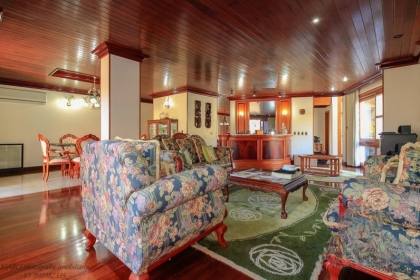 Venda casa em condomínio com 609m², 6 dormitórios, 4 vagas, Bairro Cavalhada, Porto Alegre.