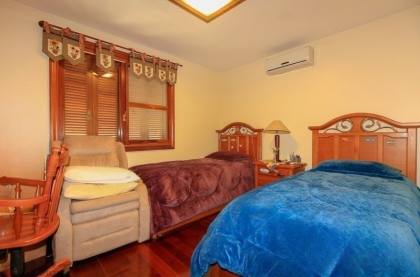 Venda casa em condomínio com 609m², 6 dormitórios, 4 vagas, Bairro Cavalhada, Porto Alegre.