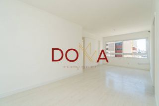 Apartamento com 60m², 2 dormitórios, vaga dupla, Bairro Menino Deus, Porto Alegre.