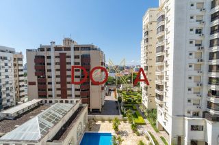 Apartamento com 60m², 2 dormitórios, vaga dupla, Bairro Menino Deus, Porto Alegre.