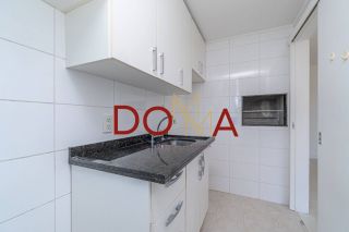 Apartamento com 60m², 2 dormitórios, vaga dupla, Bairro Menino Deus, Porto Alegre.